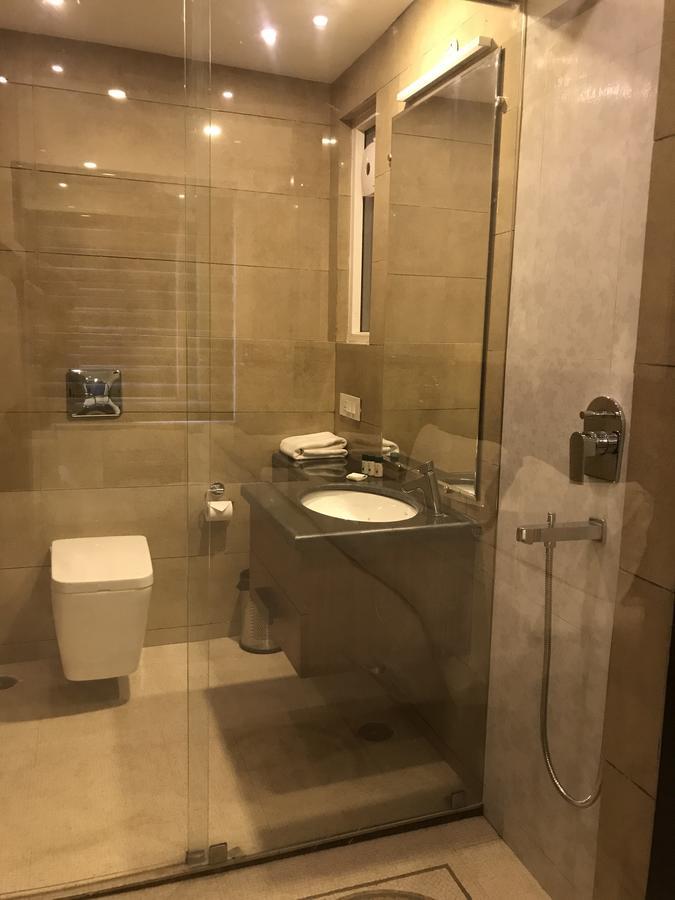 Holy River Hotel Rishikesh Bagian luar foto